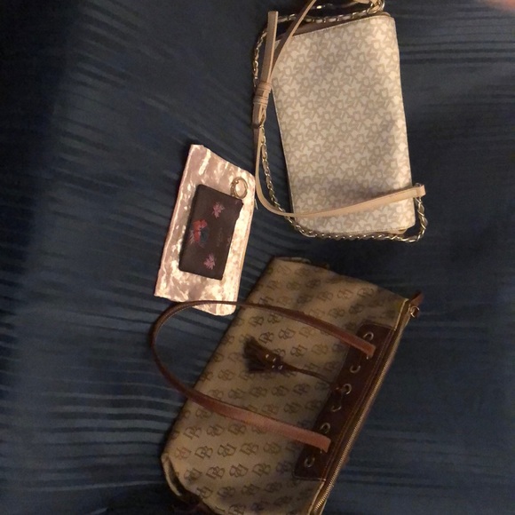 Dooney & Bourke Handbags - Purse lot. Preowned condition